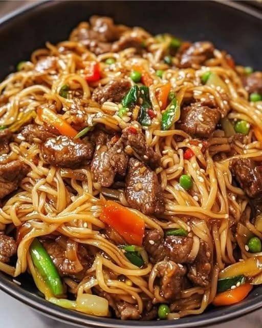 Yakissoba Caseiro: Receita Deliciosa e Prática!