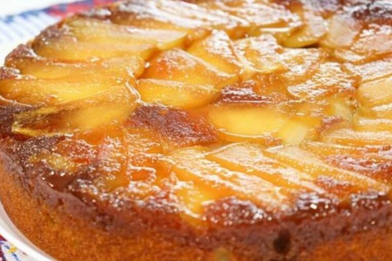 Torta de Maçã Caramelizada - RECEITAS DE MÃE - Receitas De Ouro