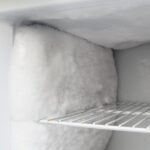 Truque para descongelar Geladeira: o gelo vai desaparecer sem precisar desligá-lo da tomada. 4583