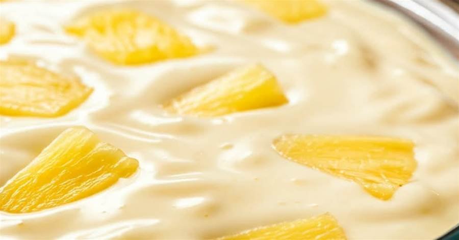 Sobremesa gelada de abacaxi para fazer nesse almoço especial por ser muito rápida e fácil