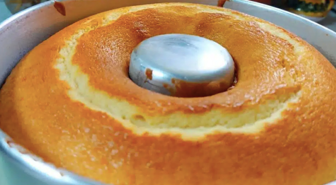 Bolo de Manteiga Perfeito: Sabor de Café Colonial em Casa