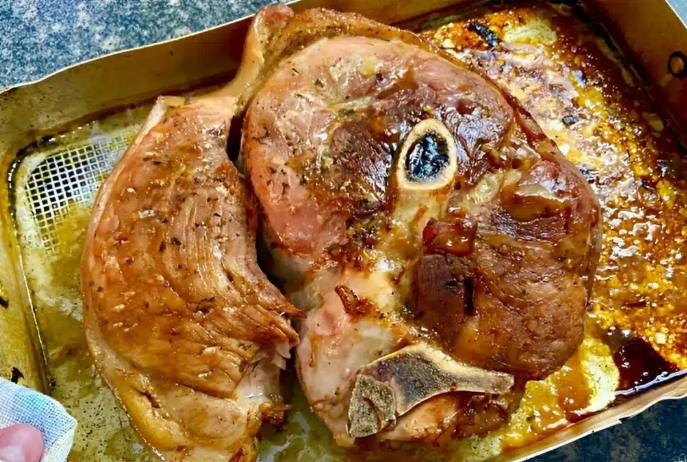 Pernil Assado para a Páscoa: O Segredo do Sabor da Vovó!