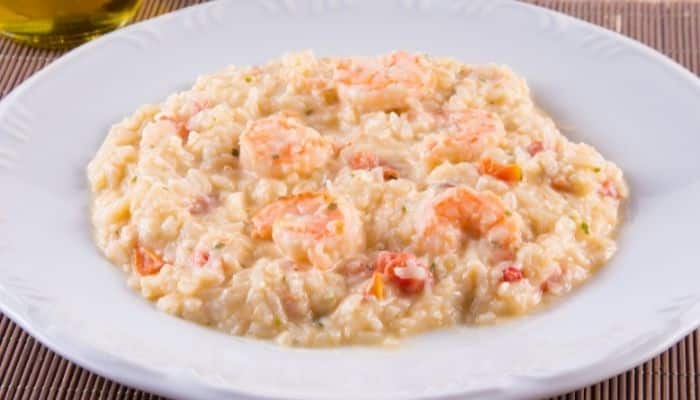 Risoto de Camarão: Sabor Inesquecível em Minutos